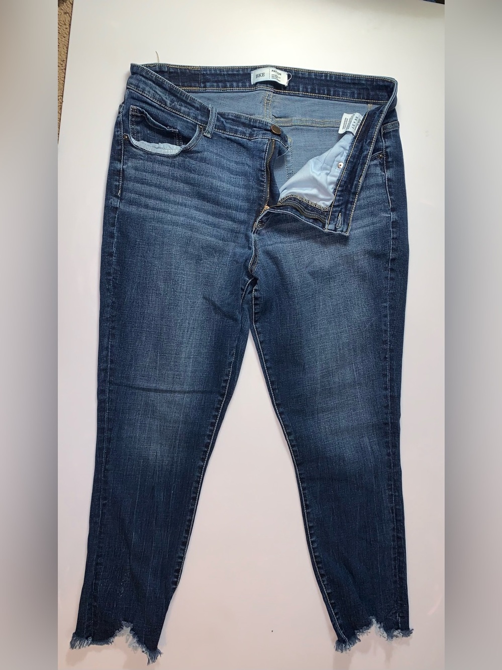 BKE Women's Skinny Jeans in Dark Blue Wash size 34x27